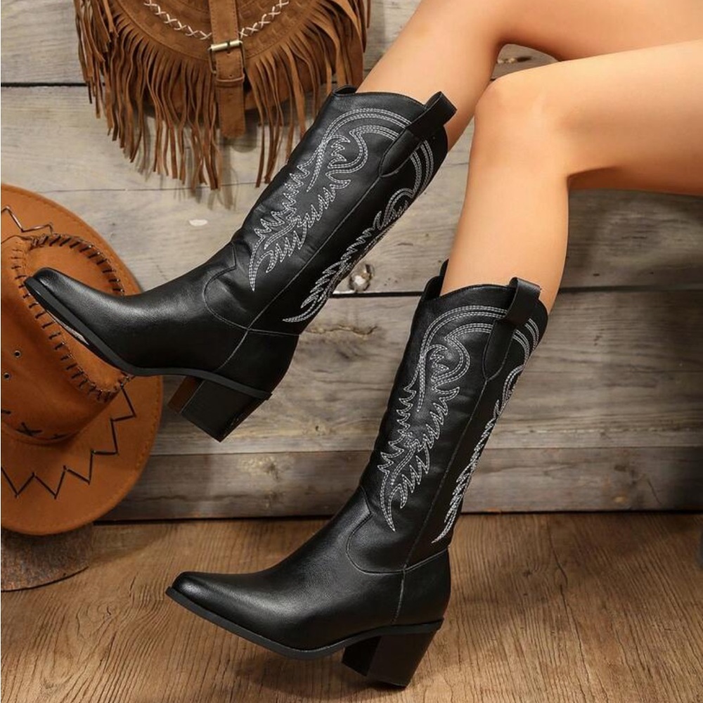 BRAND NEW Cowgirl Boots Women’s Size 8